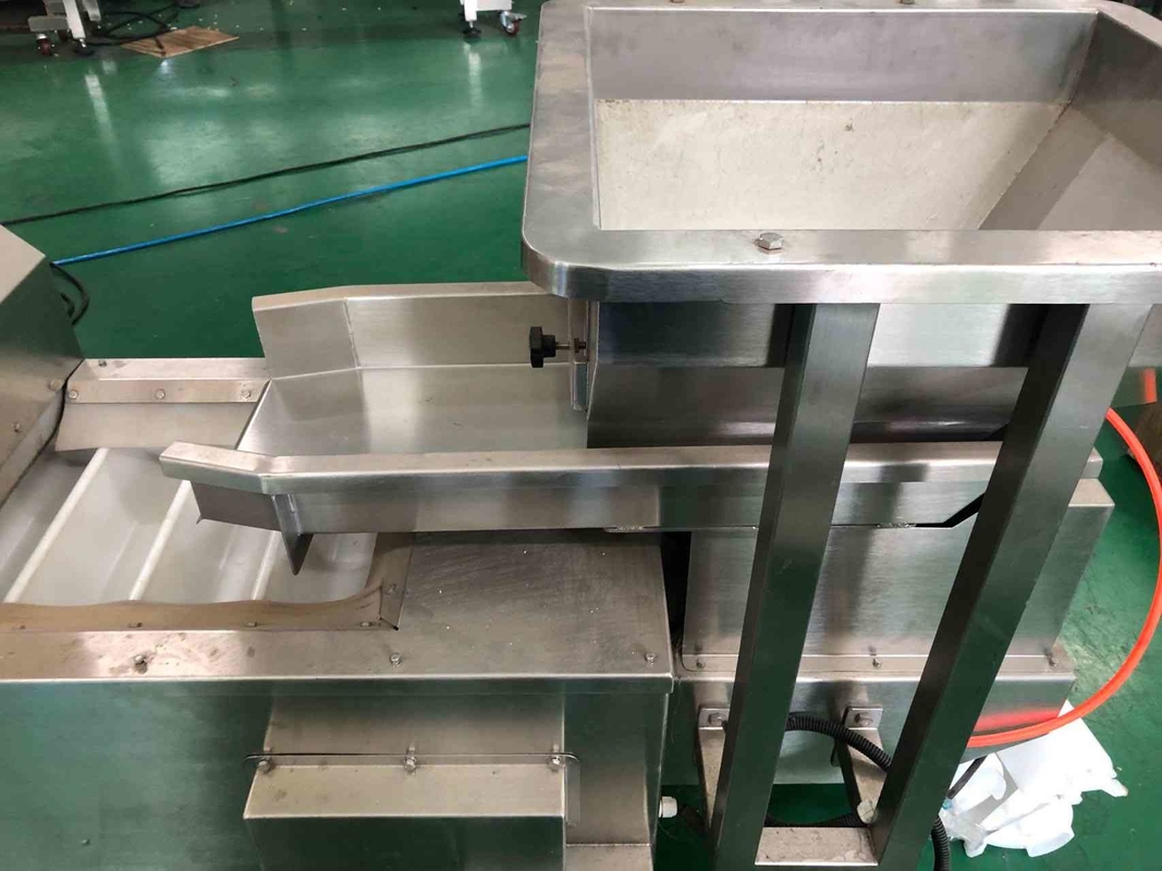 75L 150L 200L SS304 เครื่องป้อนแบบสั่นสะเทือนอิสระสำหรับสายพานลำเลียงชนิด Z