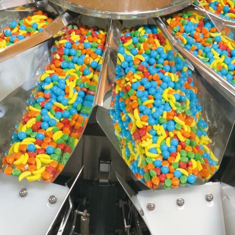QQ Candy Gummies Cheese Sticky Screw Multihead Weigher เครื่องชั่งขนมอัตโนมัติ เครื่องบรรจุขนมสําหรับกระเป๋าซิป
