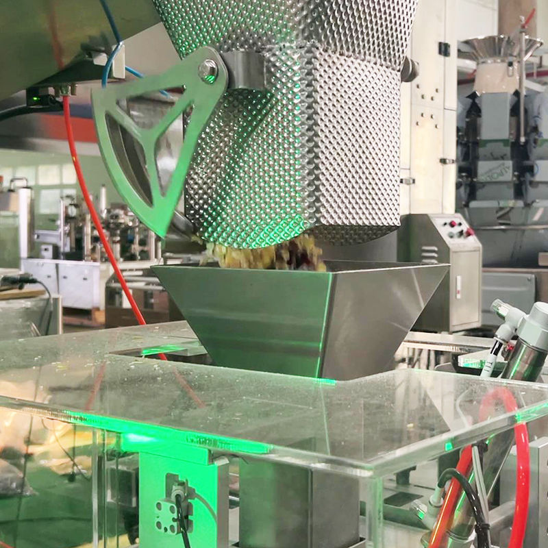 เครื่องบรรจุอาหารสัตว์เลี้ยงหลายวัสดุ 2.5 กก. พร้อมเครื่องชั่งน้ำหนักแบบหลายหัว เครื่องชั่งน้ำหนักแบบเส้นตรง สำหรับบรรจุถุงซิปล็อค Doypack