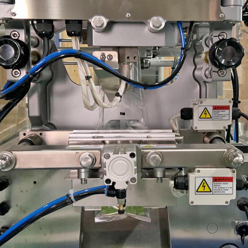 เครื่องบรรจุกระปุกเล็กแบบอัตโนมัติแบบเต็มตัว เครื่องชั่งหัวหลายตัว เครื่องบรรจุตราปิดหลังสําหรับขนมขนมขนมขนมขนมขนมขนมขนมขนมขนมขนมขนมขนมขนมขนมขนมขนมขนมขนม