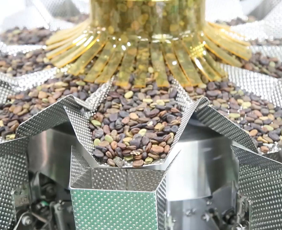 14 Mutihead Weigher VFFS เครื่องบรรจุภัณฑ์ประเภทชามลิฟท์สำหรับช็อกโกแลตถั่วผลไม้แช่แข็ง