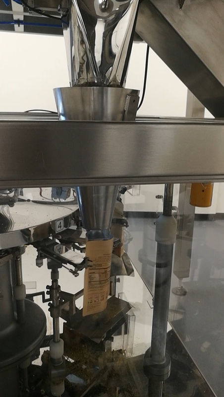 40 ถุง / นาที PLC เครื่องบรรจุโรตารี่ Multihead Weigher สำหรับผลไม้แห้ง Lemond Premade Pouch