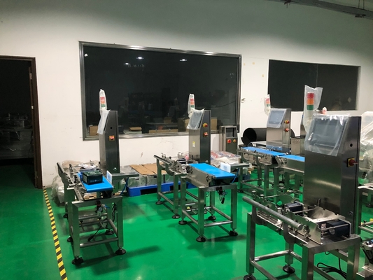 SUS304 เครื่องชั่งตรวจสอบความเร็วสูง 150BPM 0.5KW สำหรับเครื่องสำอาง
