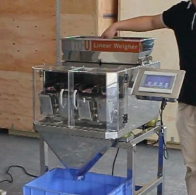 0.8KW 200g 4 หัว 0.5L เครื่องชั่งเชิงเส้นเครื่องบรรจุ 80 P / M